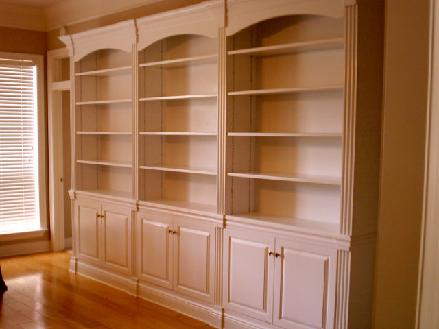 Bookshelves custom size with custom millwork